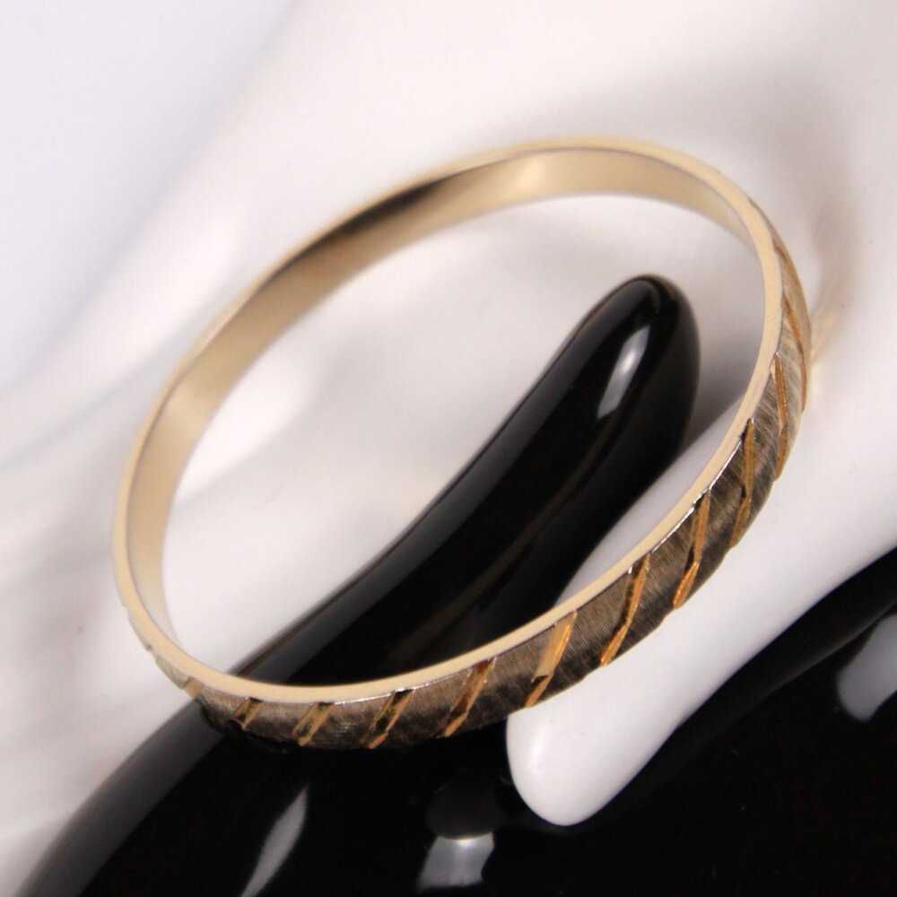 Vintage Monet Gold Tone Bracelet - Picture 4 of 6